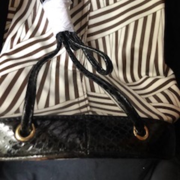 *HOST PICK* henri bendel Bucket Backpack *NWOT* - Picture 6 of 8